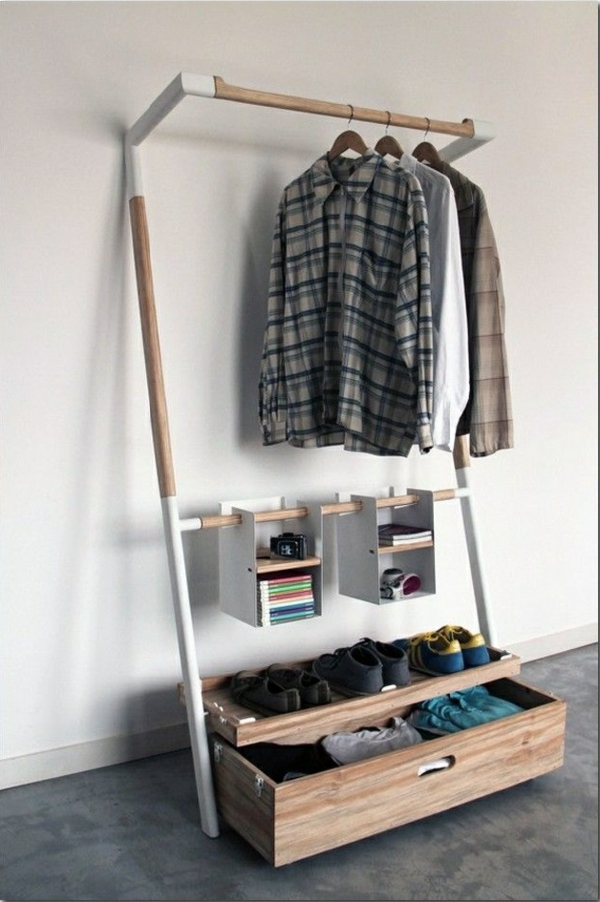 更衣室建立自己的木抽屉创意工艺的想法