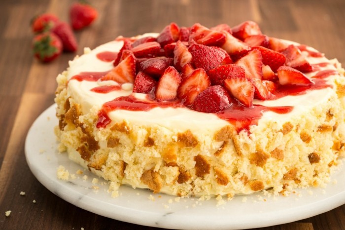 fancy taarten aardbeien cake feestelijke stemming