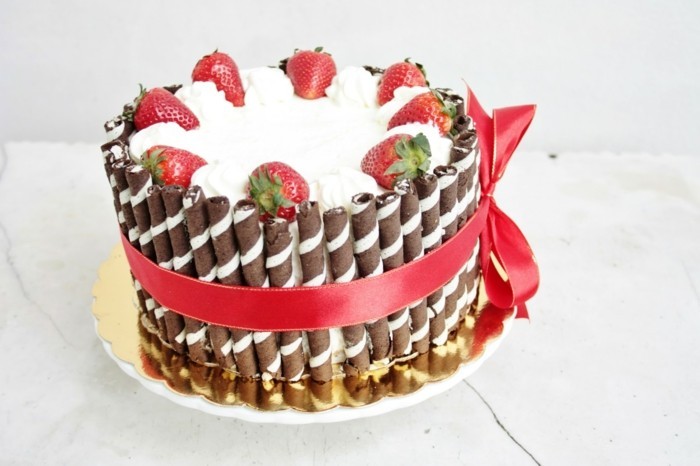 fancy taarten verjaardagstaart aardbeien