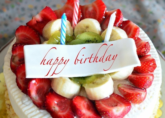 עוגה יום הולדת עוגה תות שדה בננות