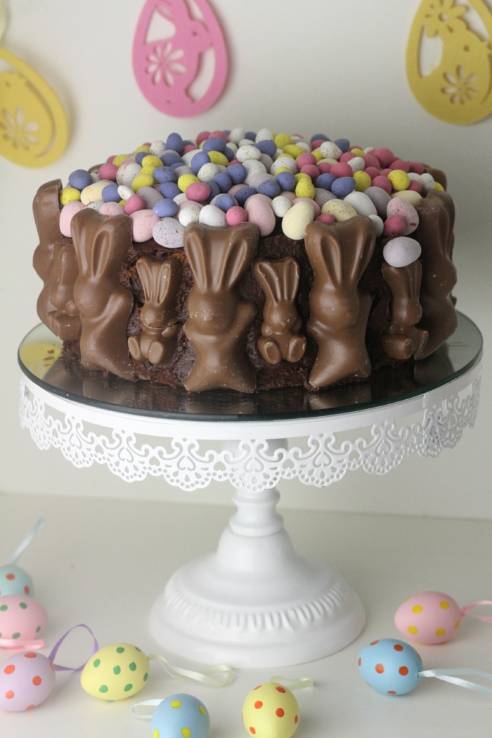 изящни пасти Великденски Великденски зайче шоколадови цветни великденски яйца