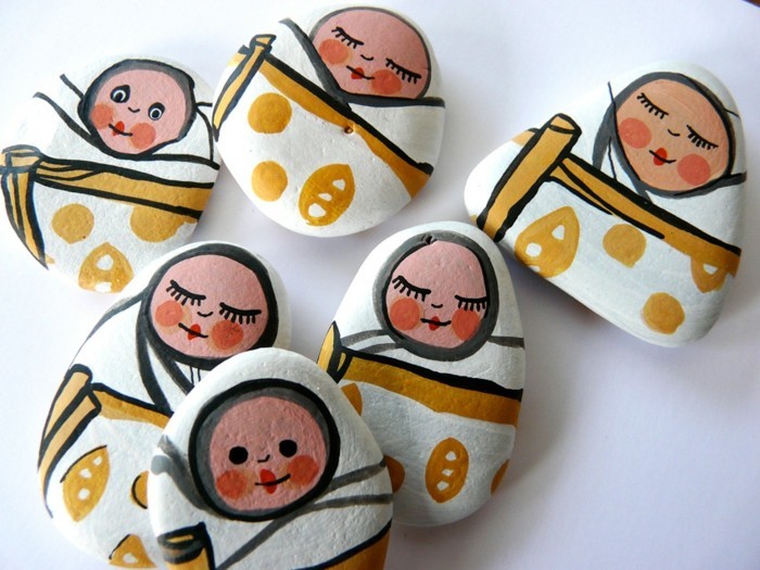 pierres de motif de bébé peint idée