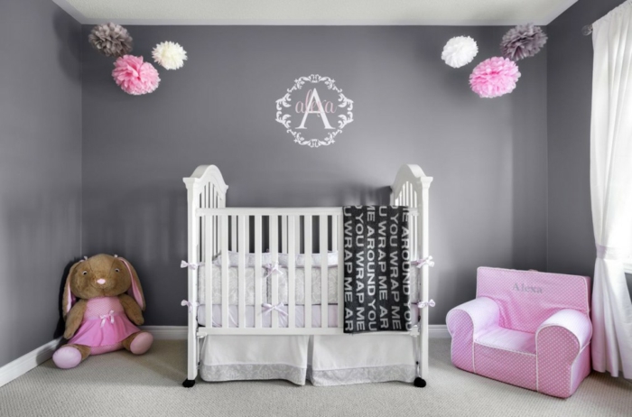 αγοράστε το μωρό κρεβάτι χρήσιμες συμβουλές μωρό δωμάτιο χαλί ροζ καρέκλα γκρι τοίχο χρώμα