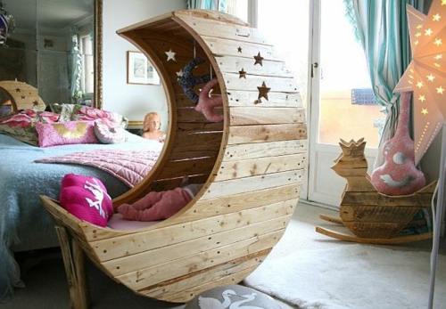 cama de bebé luna europallets madera artesanía idea estrellas de cuento de hadas