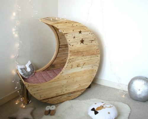 cama de bebé luna europallets madera artesanía idea cuento de hadas