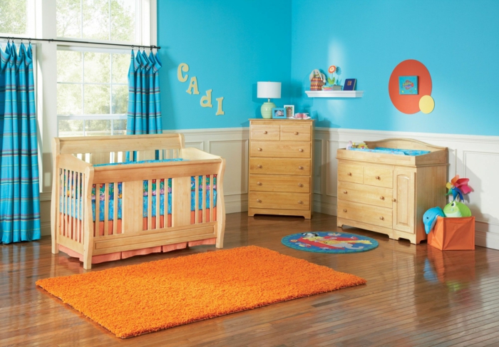 dětské postele design baby room oranger koberec modrá stěna barva