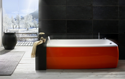 baderomsmøbler mørke vegger fliser rød badekar