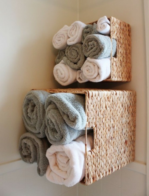 ιδέα διακόσμησης αποθήκης του μπάνιου για πετσέτες μπάνιου