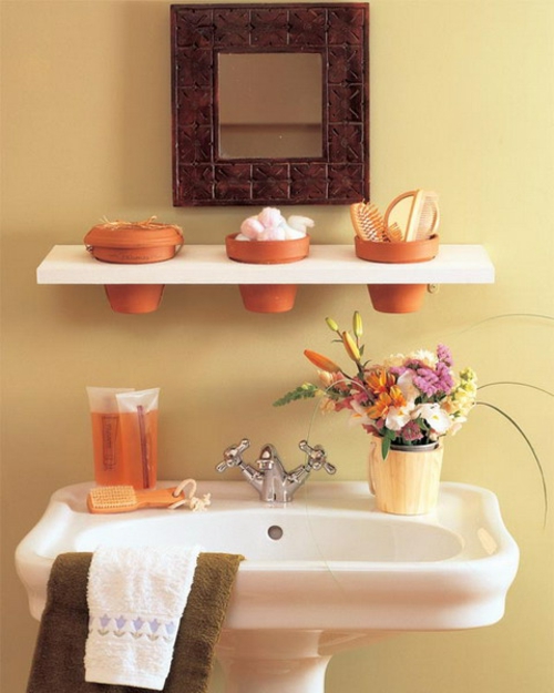 koupelnová nábytková regálová deska s květináčemi