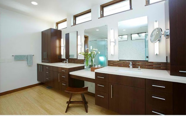 баня дизайн плосък баня шкафове дървено огледало