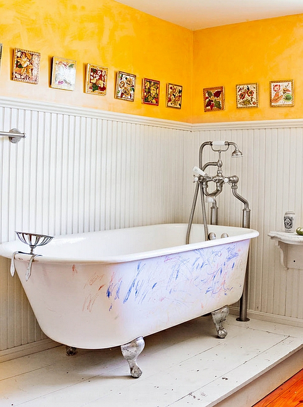 kylpyhuone ideoita tyyli perheen talo keltainen seinä seinä taidetta