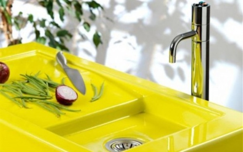 koupelnové nápady žluté umyvadlo pylu