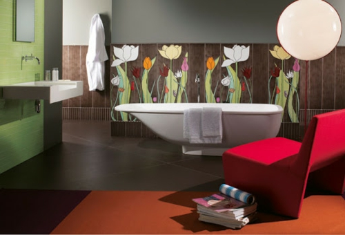 浴室墙上的图案花设计理念的颜色