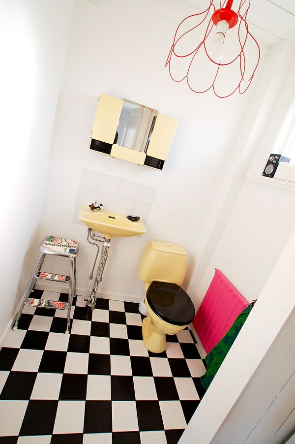 badeværelse design ideer 50s stil gulvfliser checkerboard mønster