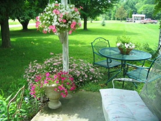 balkon móda ošumělý elegantní zahradní květiny lavička