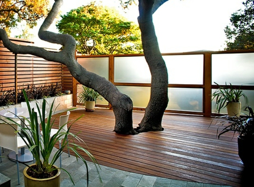 balcon carreaux de bois poser des planches de bois terrasse
