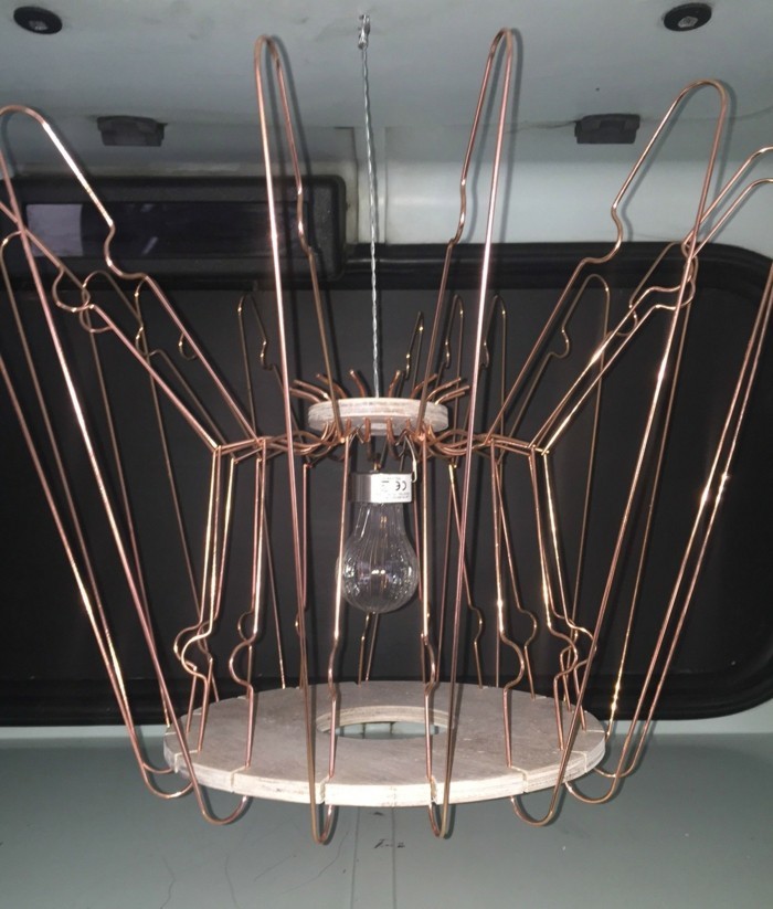 bricoler avec du fil avec des pinces à linge bricolage idées bricolage lampe design