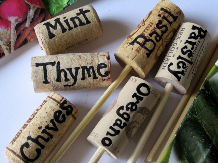 crafting met cork craft ideas deco ideas diy tray van cork wine heading