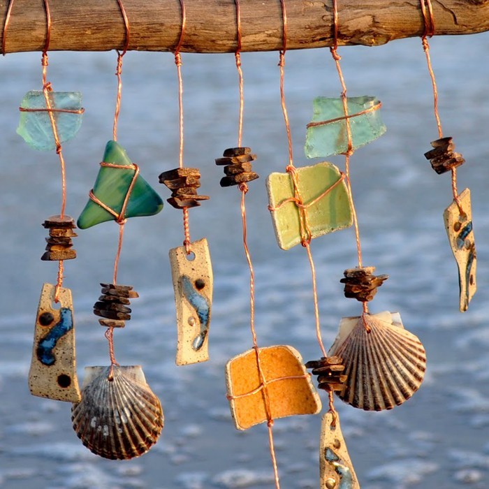 tinker med muslinger sommerferie tinker med naturmaterialer ideer Windspiel