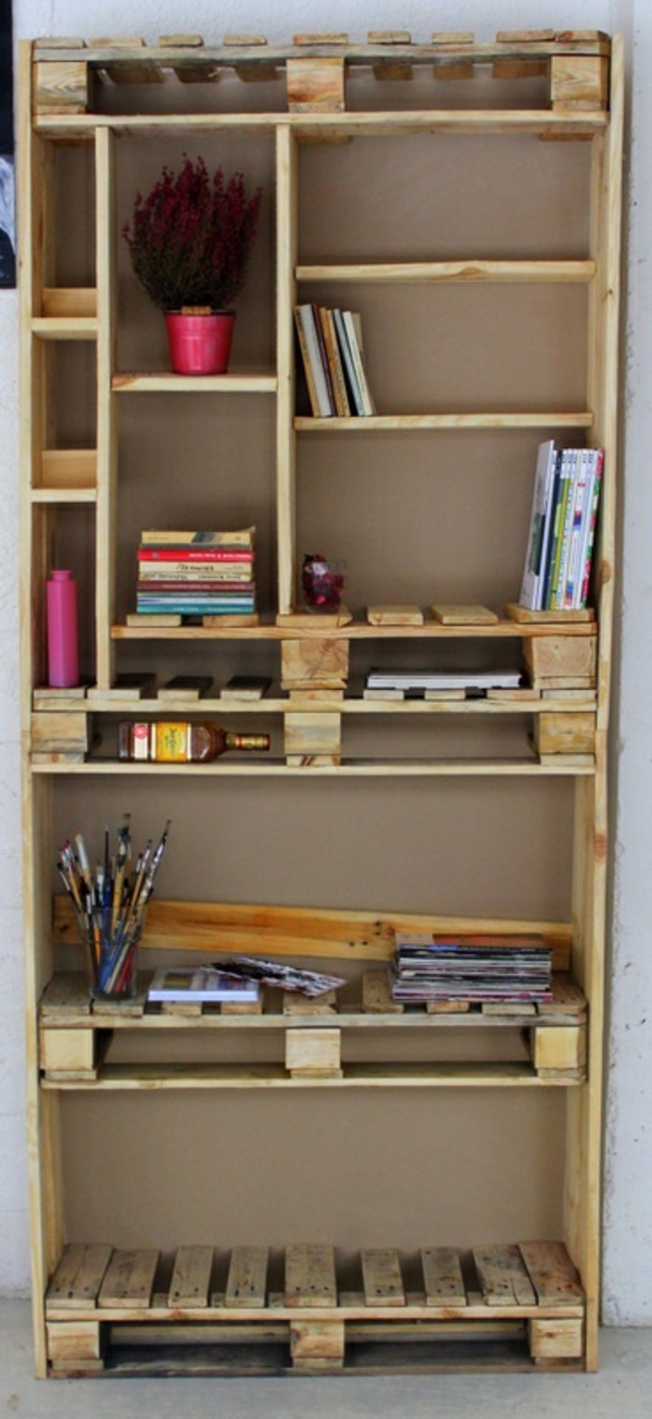 Bouw met paletten boekenplank hout zelf bouwen