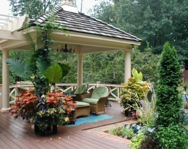 šiuolaikinio sodo dizaino pavėsinės sėdimųjų zonų pavyzdžiai
