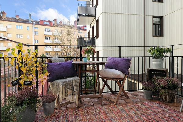 balcón práctico diseños ideas almohada color púrpura
