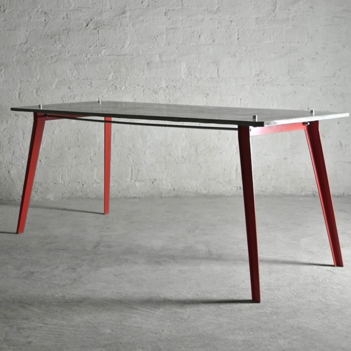 muebles de hormigón de diseño en sí mismo hacen un ejemplo de una mesa