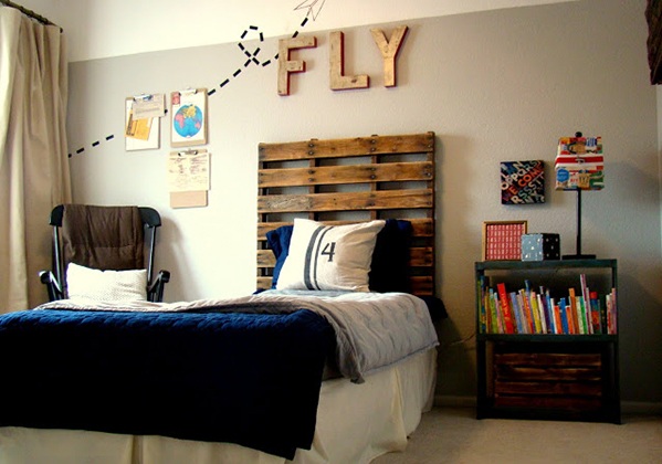 床由europallets卧室床头板木头制成