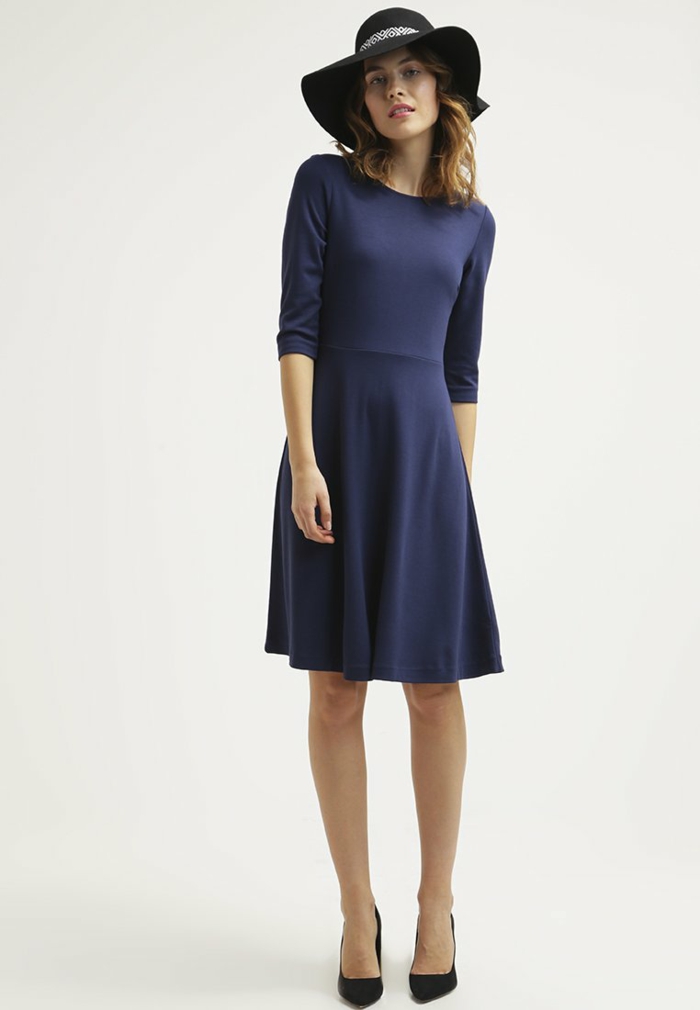 فستان أزرق اللون تصميم فساتين زرقاء dessin الحرير مريح مع قبعة