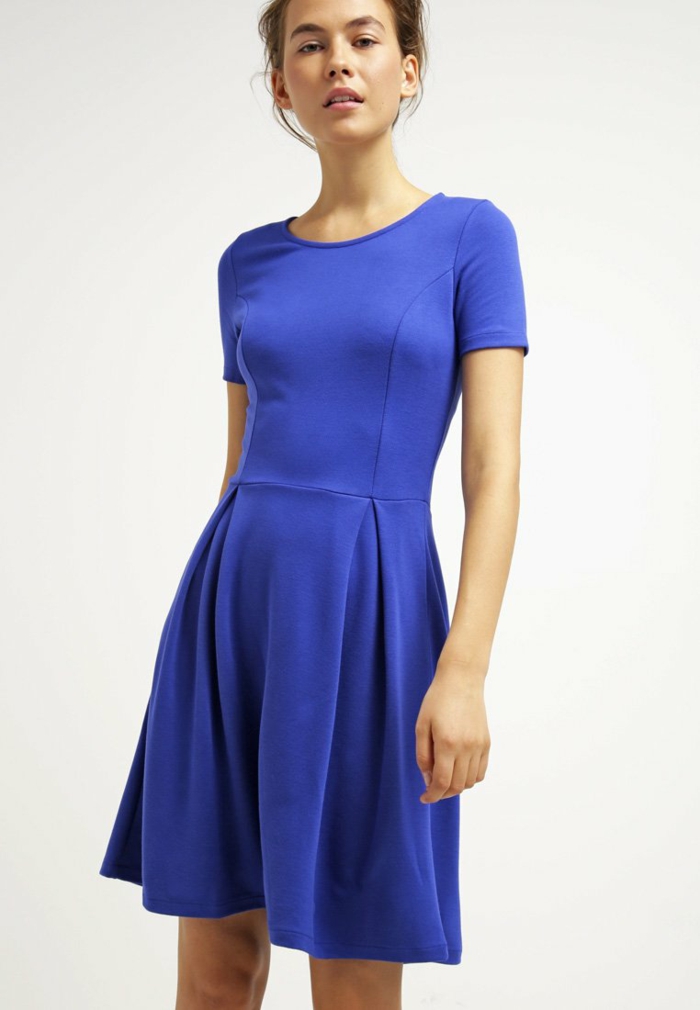 فستان أزرق اللون تصميم فساتين زرقاء dessin silk sporty