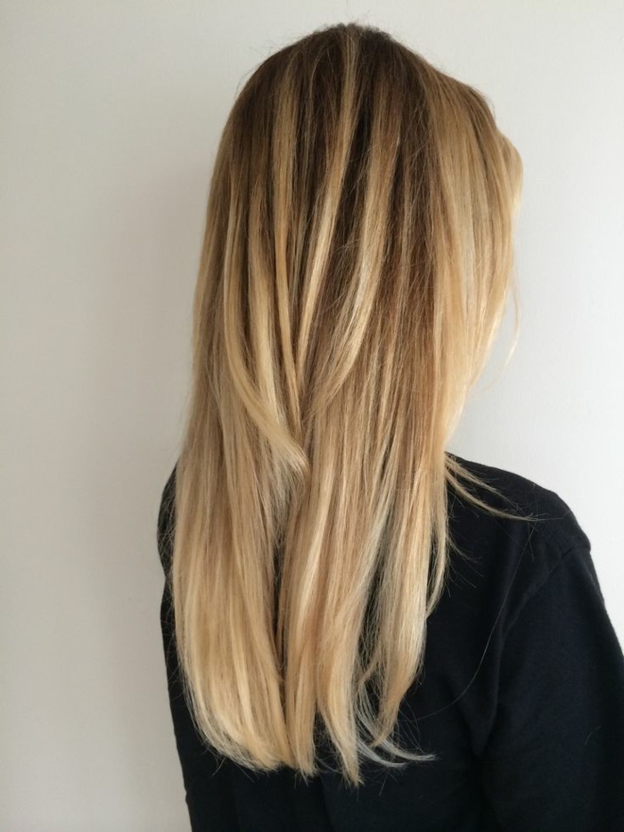 blondinės spalvos ombre stilius ilgą gyvenimo būdą šukuosena