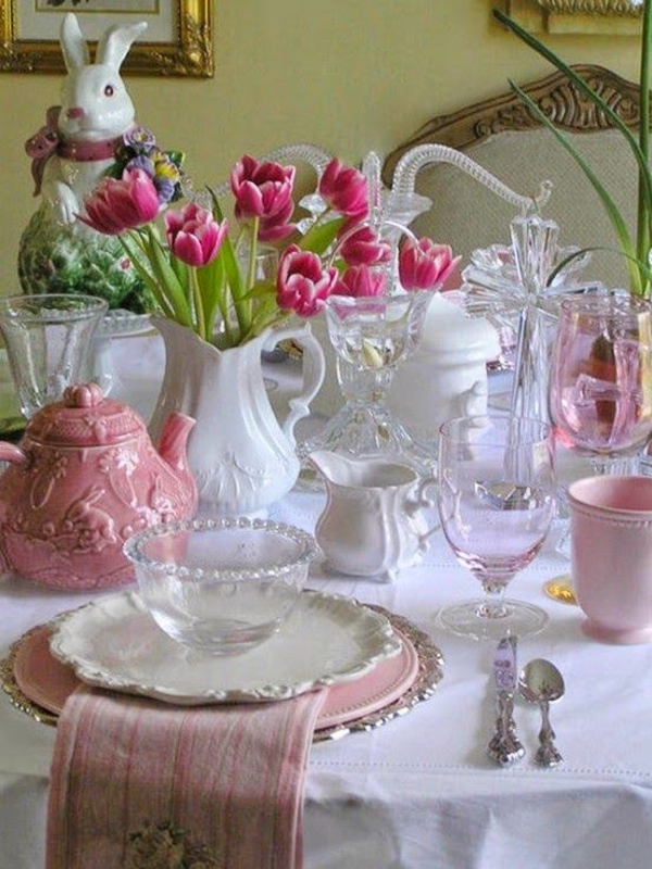 gėlės sutvarko stalo apdailos idėjas su tulpėmis Velykų zuiku