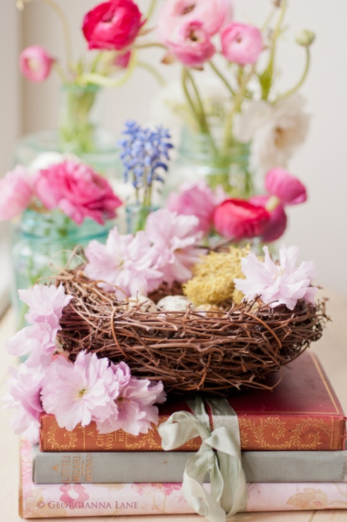bloem decoratie voor Pasen boeken lint zijde paaseieren