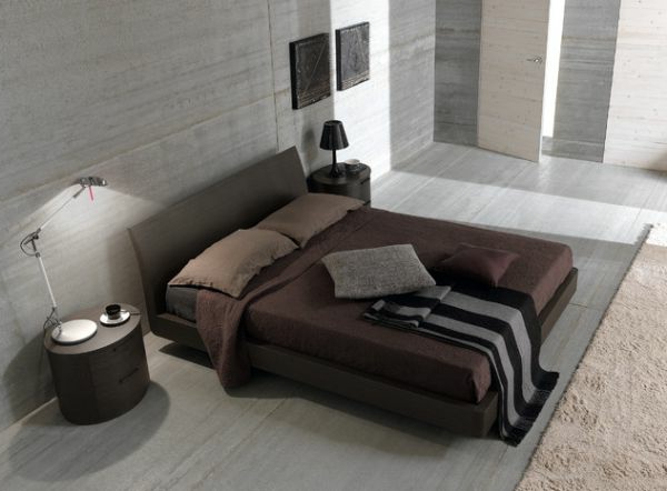 bruin mannelijk bed matras bijzettafel warme nuances