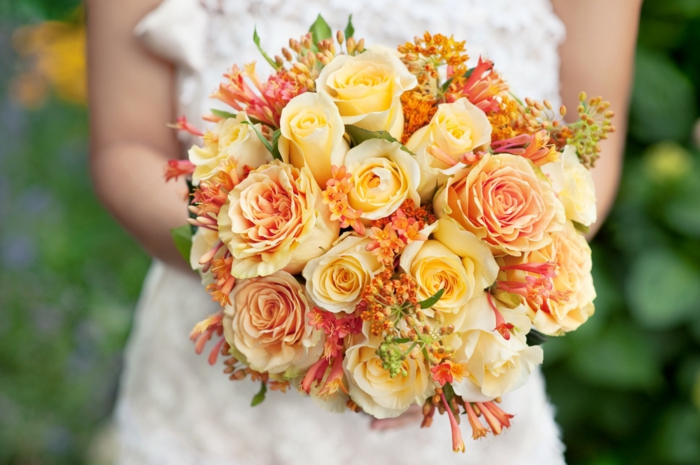 mariée bouquet mariage été roses jaunes