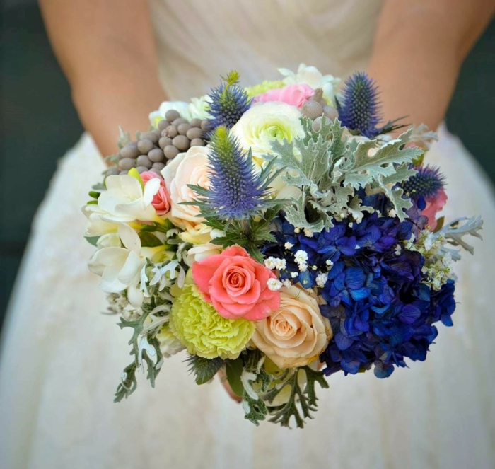 νύφη μπουκέτο γάμο vintage πολύχρωμα λουλούδια καλοκαίρι