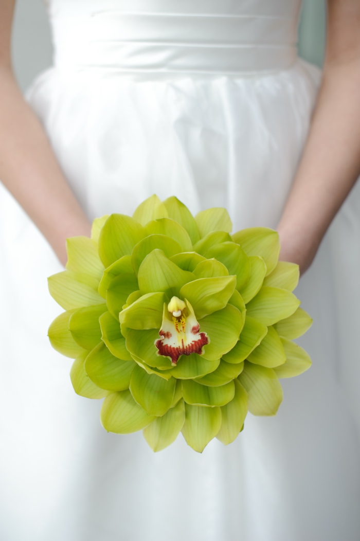 新娘婚礼黄色兰花叶子