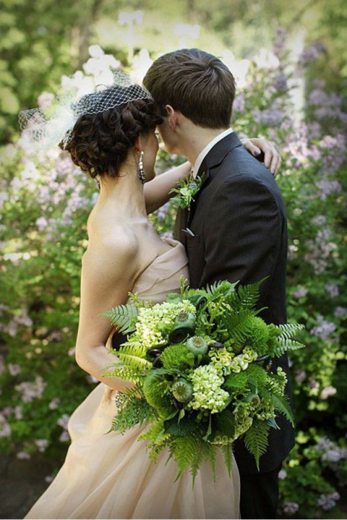 νυφικό γαμήλιο φόρεμα νύφη vintage φύση γάμου φτέρη πράσινα φυτά