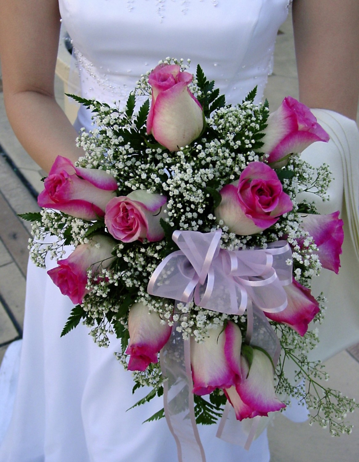 булченски букет розова роза сватбена рокля