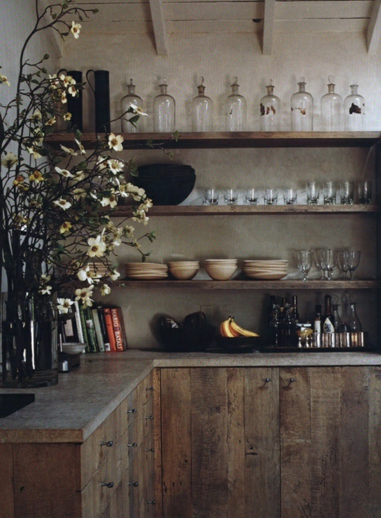 breed houten bord plaat planken bloemen keuken rustiek