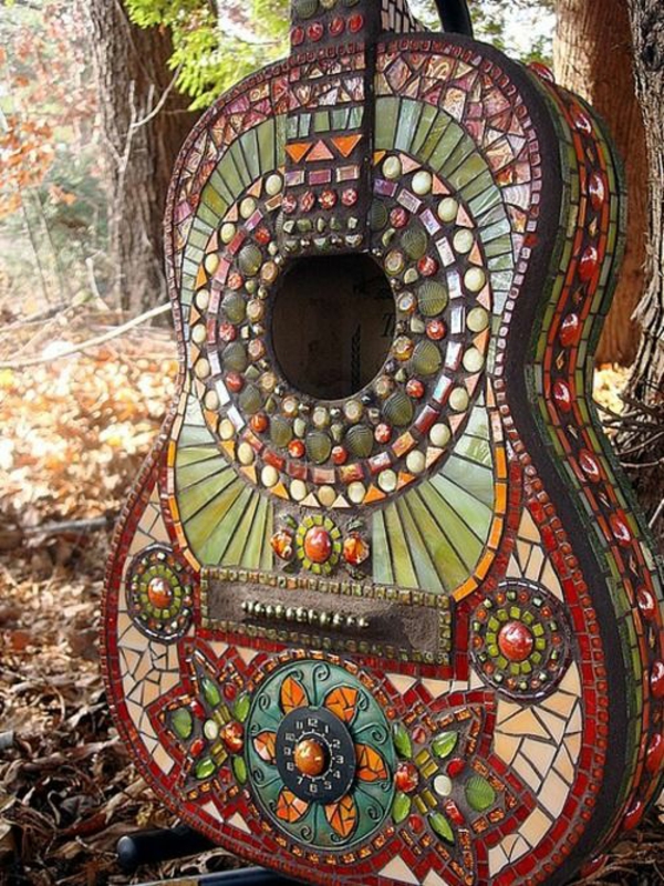bsateln originální mozaika zahradní nápady deco kytara