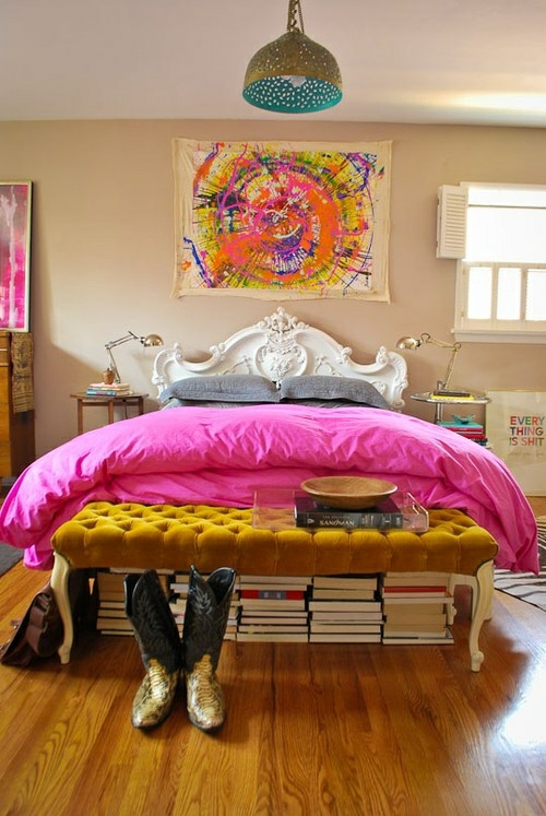 女孩床罩粉红色多彩愉快的托儿所