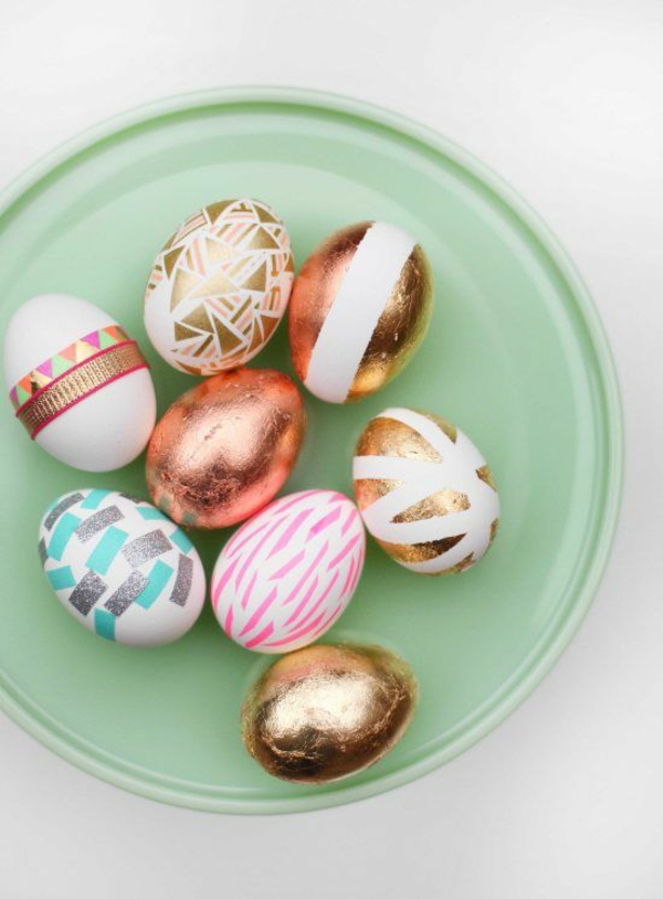 barevné velikonoční vejce obrázky velikonoční vejce tvar zlatý akcenty měď barva
