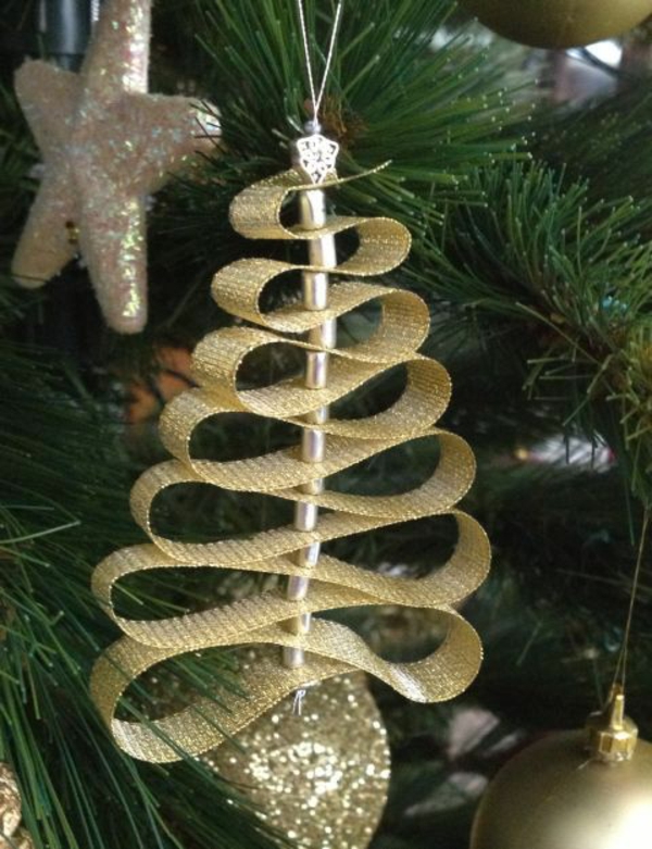 圣诞树装饰木材纸毡修补金黄色