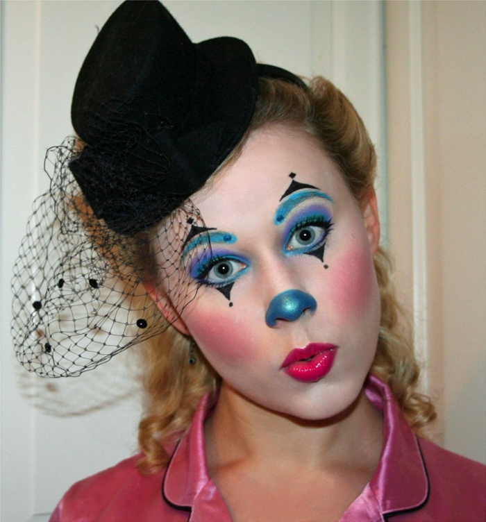 clown make-up eye shadow blue purple lipstick black hat