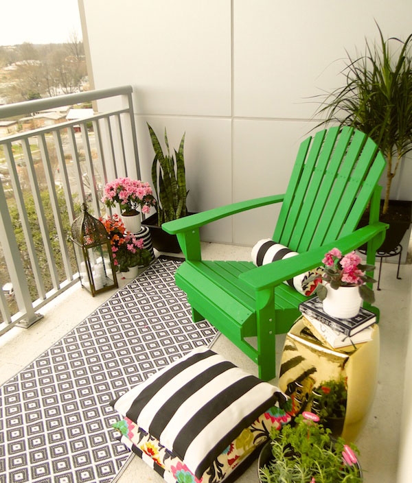 cool balcony decoration ideoita kukkia värikäs vihreä tuoli