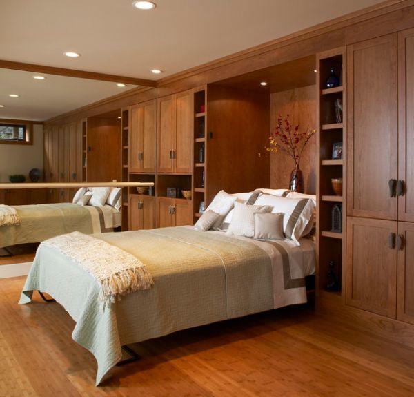 ideas frescas decoración dormitorio pequeño espacio apretado ahorro cama espejo pared
