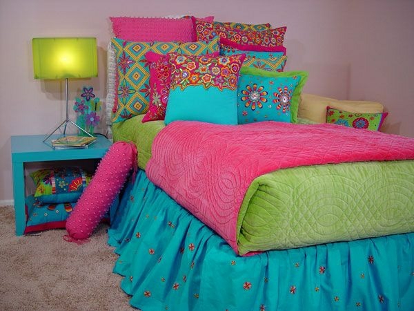 ungdomsrum pige farvet sengetøj kaste pude