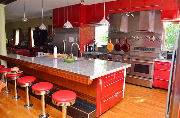 צבע אדום מגניב עבור המטבח עור בר כיסאות אפור בר שיש נגד