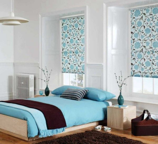 chladná ložnice palety modrý hnědý koberec